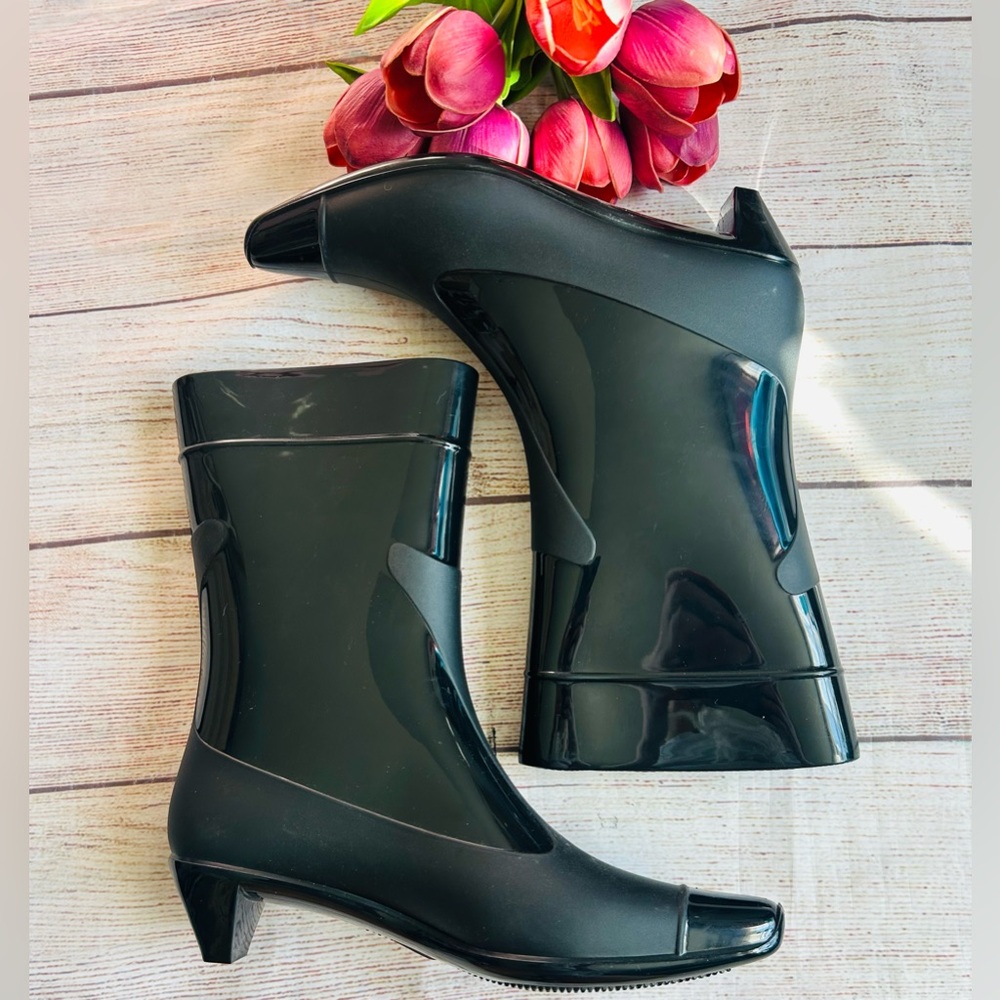 Jeffrey Campbell Black Glossy Short Rain Boots